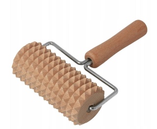DREWNIANY MASAŻER DO CIAŁA ANTYCELLULITOWY – ROLLER Z RĄCZKĄ